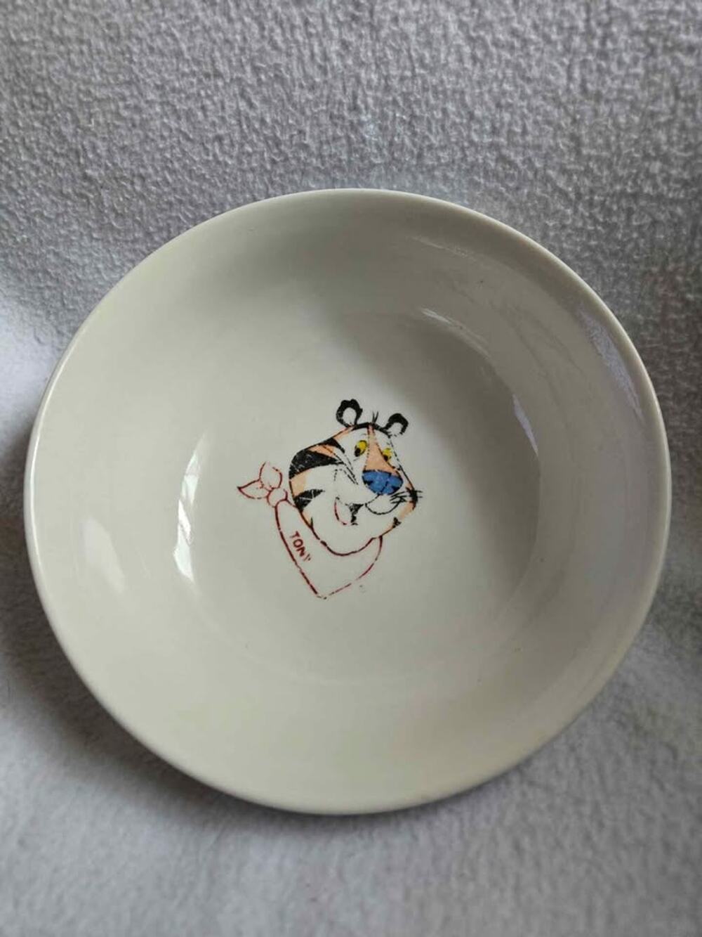 Vintage 1999 Kellogg's Tony the Tiger Gibson Cereal Bowl
